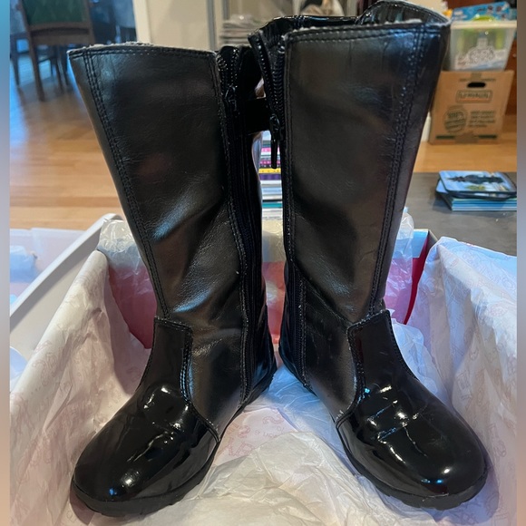 Super stylish fall boots! - Picture 3 of 3